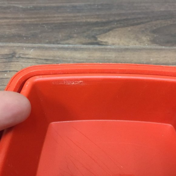 Vintage Tupperware 1560-8 Pickle Keeper with Lid 1562-1 and Lifter 1561-3 - Picture 2 of 14